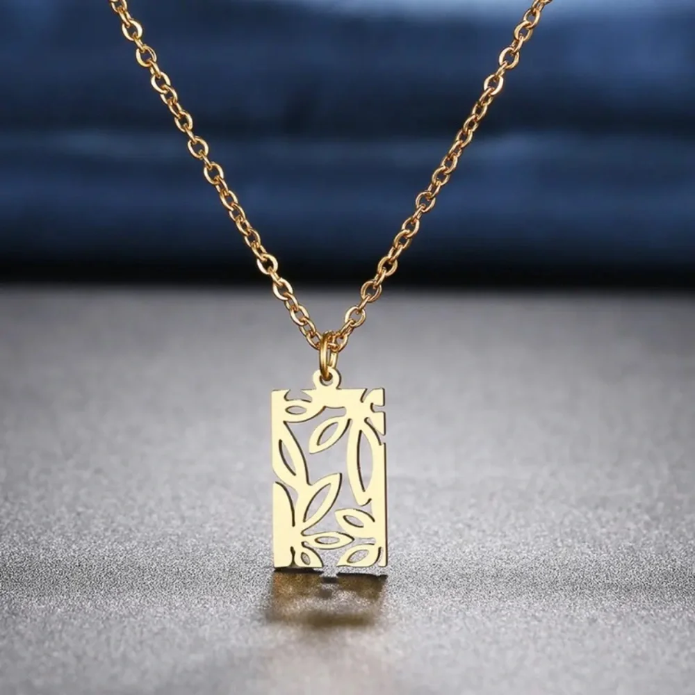 ⚜️[𝟯/$𝟭𝟴]⚜️NEW Floral Charm Stainless Steel Necklace - Picture 5 of 11